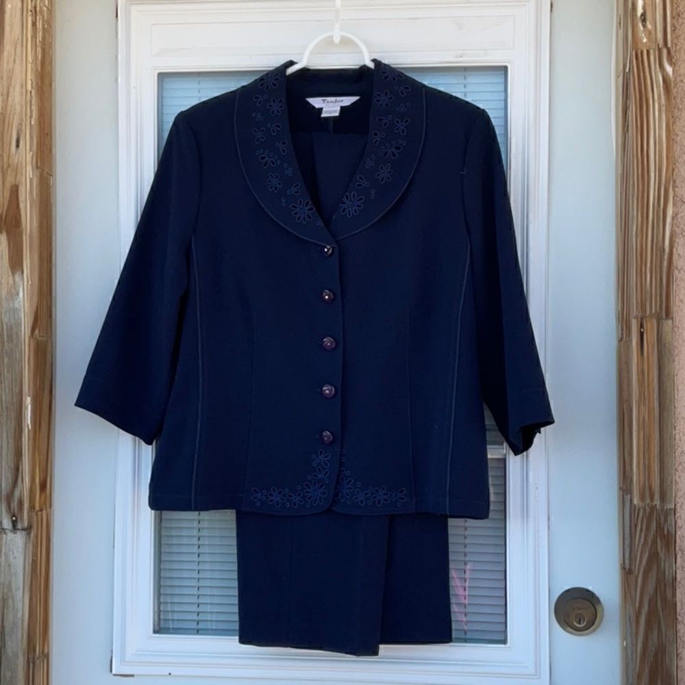 Take 50% OFF- TanJay 2pcs Women's Pant Suits, Size-8p